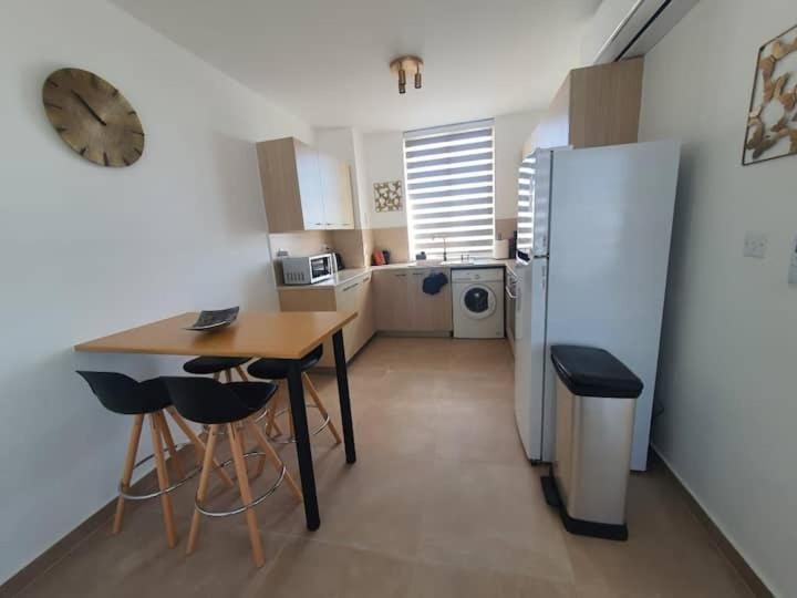 Anamor 408 Larnaca